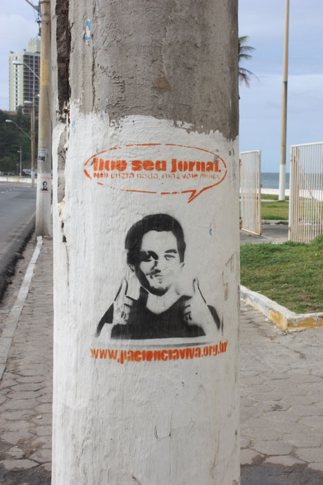 Estêncil da imagem do ator Wagner Moura, protagonista da campanha