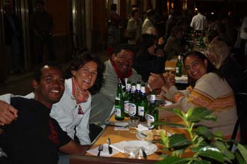 ... Ivanildo (camisa preta), Marcella Sgura, Paranaguá e Shirley