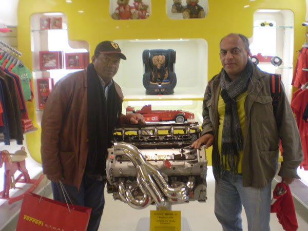 Este blogueiro e "Tucunaré" na Galeria da Ferrari, em Maranello/Modena