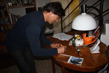 De Fanti autografa o CD Acqua Alta