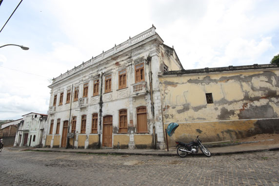 Casa de Cultura Américo Simas