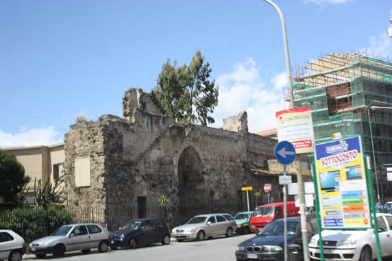 Antiga muralha em Palermo: preservação do patrimônio