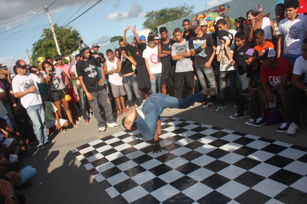 Um dos momentos da batalha dos B-Boys